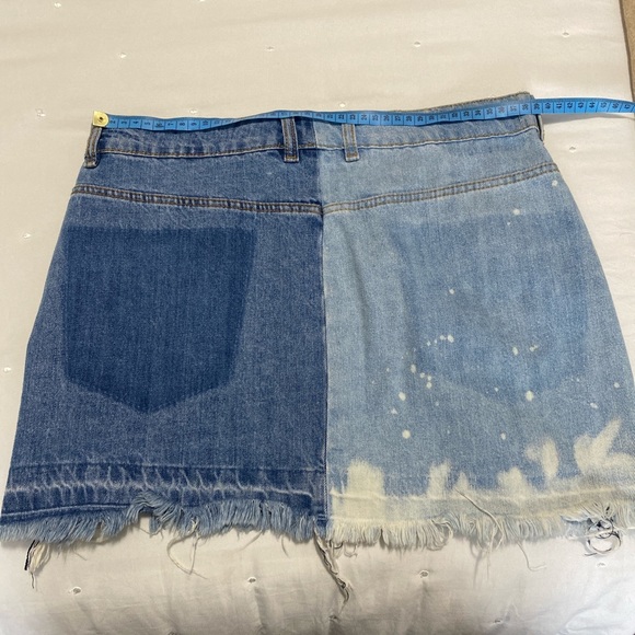 💙DENIM MINI SKIRT💙 - Picture 4 of 4